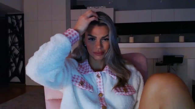Gallery image thumbnail from D_y_y's myfreecams stream on, 11/22/2024, 05:39 image 19 of 20