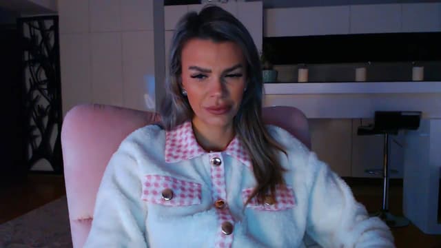 Gallery image thumbnail from D_y_y's myfreecams stream on, 11/22/2024, 05:39 image 16 of 20
