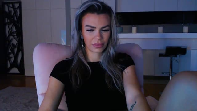 Gallery image thumbnail from D_y_y's myfreecams stream on, 11/25/2024, 05:58 image 15 of 20