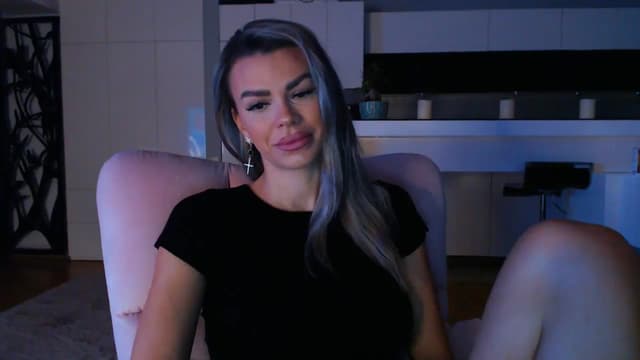 Gallery image thumbnail from D_y_y's myfreecams stream on, 11/25/2024, 05:58 image 4 of 20