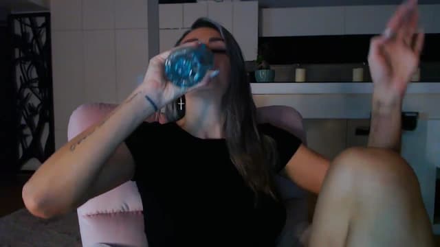 Gallery image thumbnail from D_y_y's myfreecams stream on, 11/25/2024, 05:58 image 5 of 20