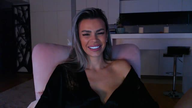 Gallery image thumbnail from D_y_y's myfreecams stream on, 12/01/2024, 06:10 image 20 of 20