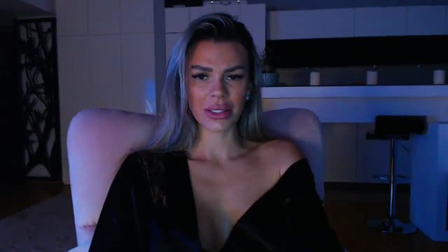 Gallery image thumbnail from D_y_y's myfreecams stream on, 12/01/2024, 06:10 image 15 of 20