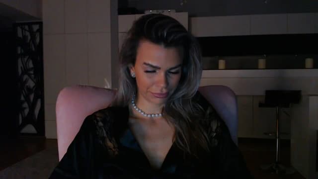 Gallery image thumbnail from D_y_y's myfreecams stream on, 12/03/2024, 05:51 image 17 of 20