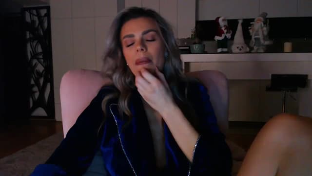 Gallery image thumbnail from D_y_y's myfreecams stream on, 12/06/2024, 05:49 image 1 of 20