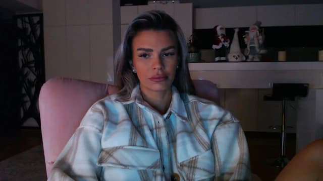 Gallery image thumbnail from D_y_y's myfreecams stream on, 12/12/2024, 05:47 image 14 of 20