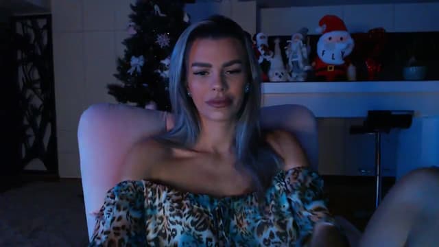 Gallery image thumbnail from D_y_y's myfreecams stream on, 12/21/2024, 06:09 image 8 of 20