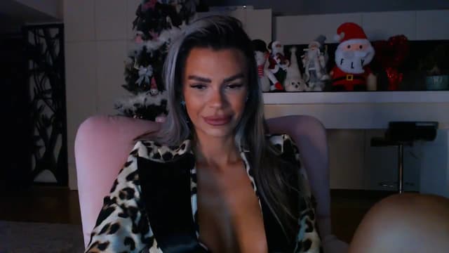 Gallery image thumbnail from D_y_y's myfreecams stream on, 12/22/2024, 06:10 image 15 of 20