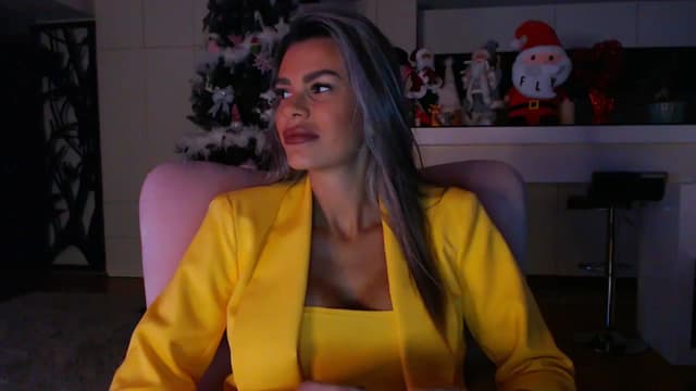 Gallery image thumbnail from D_y_y's myfreecams stream on, 12/27/2024, 06:23 image 14 of 20