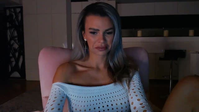 Gallery image thumbnail from D_y_y's myfreecams stream on, 01/03/2025, 06:13 image 8 of 20
