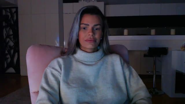 Gallery image thumbnail from D_y_y's myfreecams stream on, 01/18/2025, 06:03 image 16 of 20