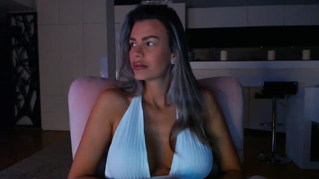 Gallery image thumbnail from D_y_y's myfreecams stream on, 01/19/2025, 06:08 image 1 of 20