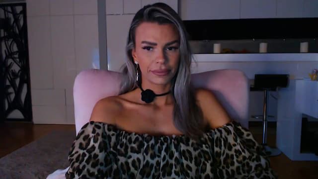 Gallery image thumbnail from D_y_y's myfreecams stream on, 02/05/2025, 05:48 image 15 of 20
