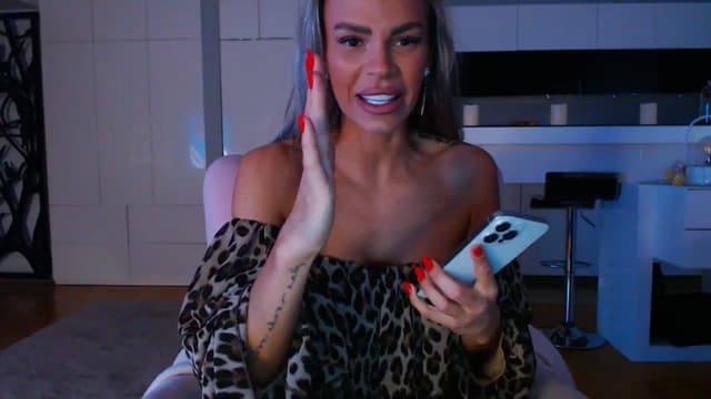 Gallery image thumbnail from D_y_y's myfreecams stream on, 02/15/2025, 06:29 image 12 of 20