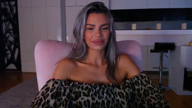 Gallery image thumbnail from D_y_y's myfreecams stream on, 02/15/2025, 06:29 image 18 of 20