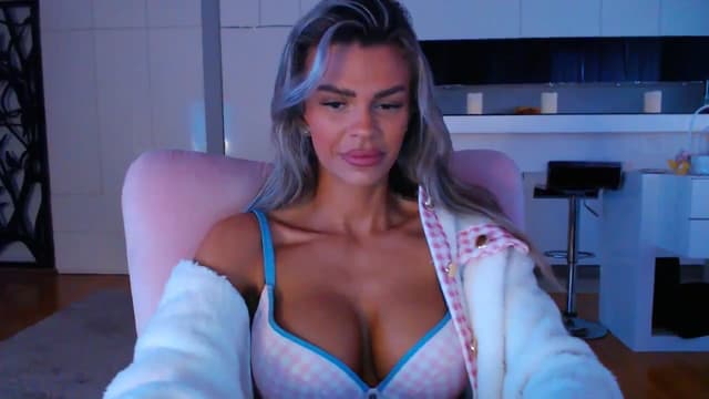 Gallery image thumbnail from D_y_y's myfreecams stream on, 02/17/2025, 06:19 image 14 of 20