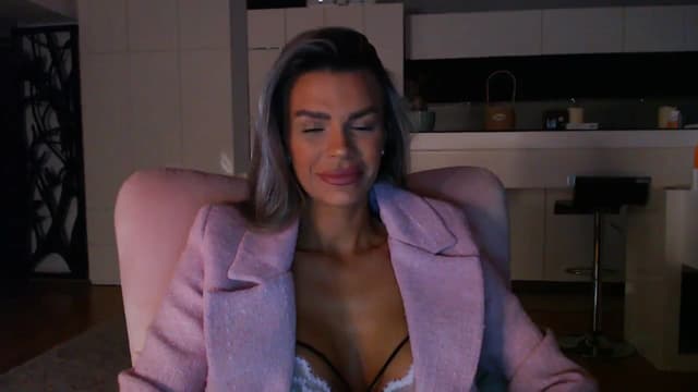 Gallery image thumbnail from D_y_y's myfreecams stream on, 03/11/2025, 04:42 image 15 of 20