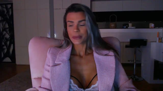 Gallery image thumbnail from D_y_y's myfreecams stream on, 03/11/2025, 04:42 image 1 of 20