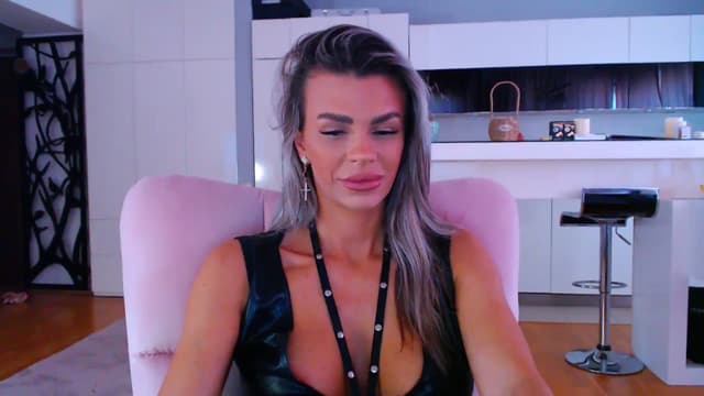 Gallery image thumbnail from D_y_y's myfreecams stream on, 03/21/2025, 05:44 image 17 of 20