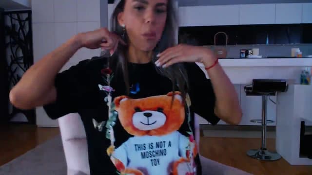 Gallery image thumbnail from D_y_y's myfreecams stream on, 04/03/2025, 05:23 image 20 of 20