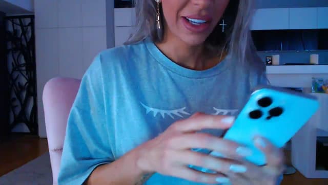 Gallery image thumbnail from D_y_y's myfreecams stream on, 04/09/2025, 04:22 image 18 of 20