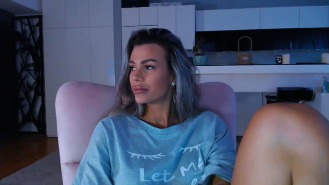 Gallery image thumbnail from D_y_y's myfreecams stream on, 04/09/2025, 04:22 image 17 of 20
