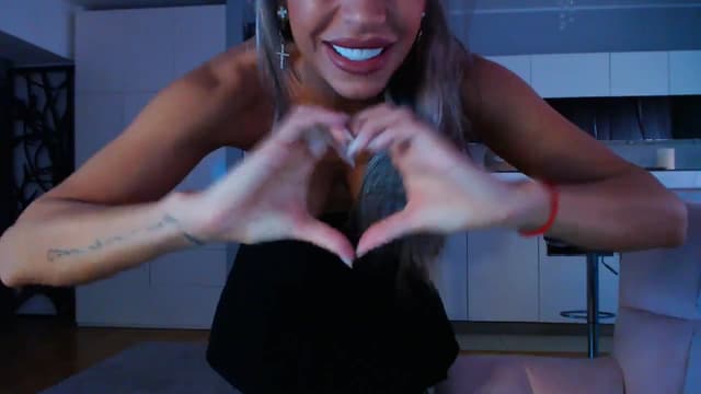Gallery image thumbnail from D_y_y's myfreecams stream on, 04/12/2025, 05:36 image 13 of 20