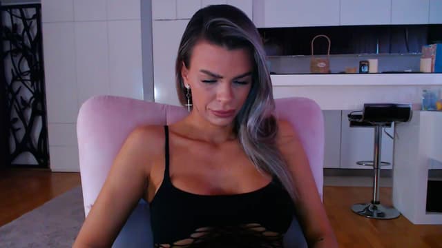 Gallery image thumbnail from D_y_y's myfreecams stream on, 04/21/2025, 04:18 image 3 of 20