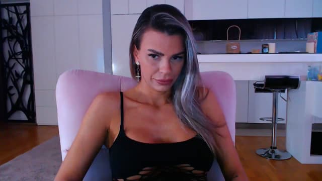 Gallery image thumbnail from D_y_y's myfreecams stream on, 04/21/2025, 04:18 image 5 of 20