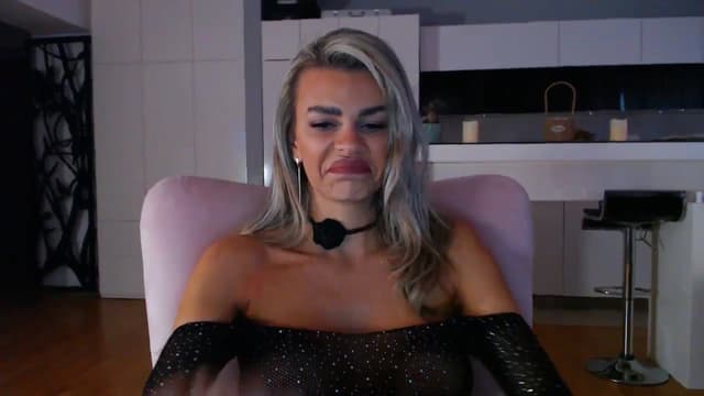 Gallery image thumbnail from D_y_y's myfreecams stream on, 10/20/2025, 05:08 image 15 of 20