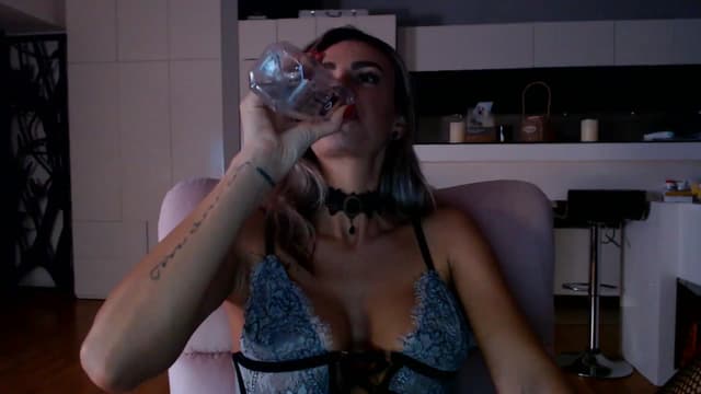 Gallery image thumbnail from D_y_y's myfreecams stream on, 01/07/2026, 05:03 image 11 of 20