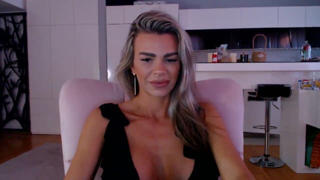 Gallery image thumbnail from D_y_y's myfreecams stream on, 04/12/2026, 05:41 image 7 of 20