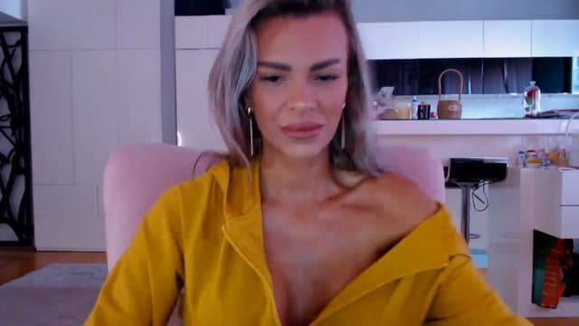 Gallery image thumbnail from D_y_y's myfreecams stream on, 04/18/2026, 05:22 image 17 of 20