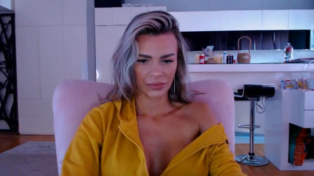 Gallery image thumbnail from D_y_y's myfreecams stream on, 04/18/2026, 05:22 image 15 of 20