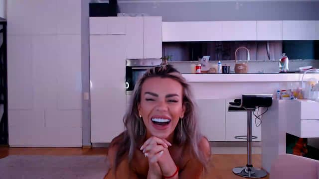 Gallery image thumbnail from D_y_y's myfreecams stream on, 05/12/2026, 05:25 image 14 of 20