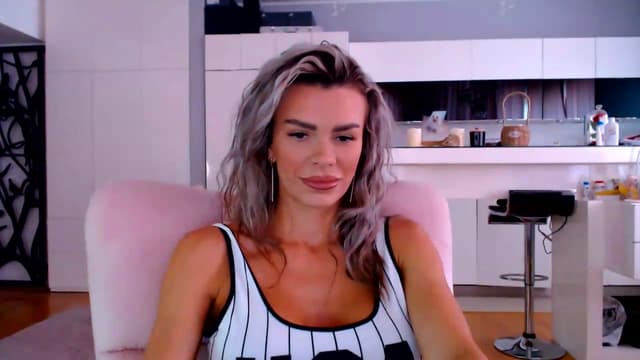 Gallery image thumbnail from D_y_y's myfreecams stream on, 06/04/2026, 04:53 image 19 of 20