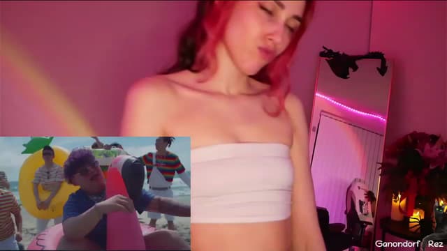 Gallery image thumbnail from Dashy's myfreecams stream on, 03/29/2023, 08:40 image 6 of 20