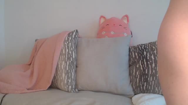 Gallery image thumbnail from Effie's myfreecams stream on, 05/05/2025, 01:05 image 18 of 20