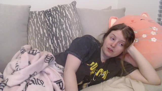 Gallery image thumbnail from Effie's myfreecams stream on, 05/07/2025, 03:04 image 18 of 20