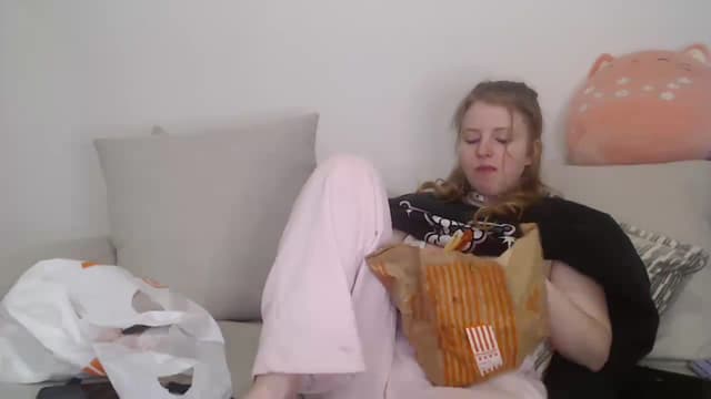 Gallery image thumbnail from Effie's myfreecams stream on, 05/27/2025, 07:42 image 15 of 20