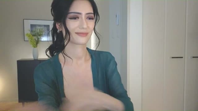 Gallery image thumbnail from Eleah's myfreecams stream on, 02/06/2025, 06:19 image 2 of 20