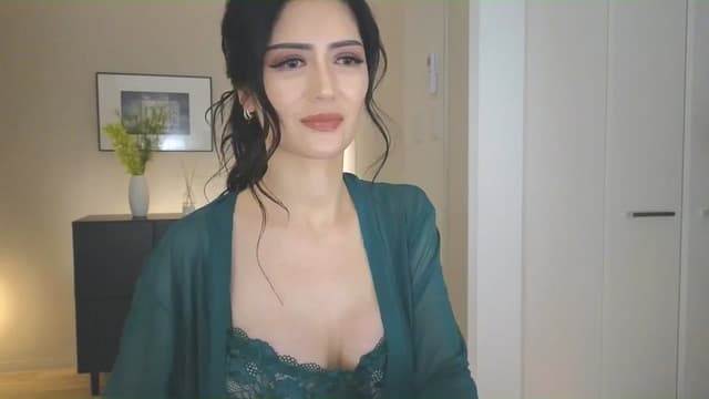 Gallery image thumbnail from Eleah's myfreecams stream on, 02/06/2025, 13:20 image 2 of 20