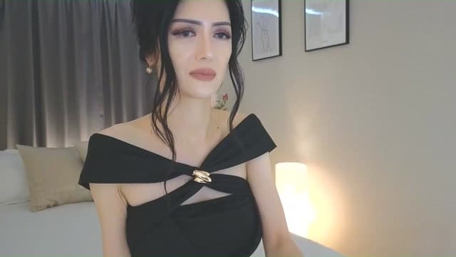 Gallery image thumbnail from Eleah's myfreecams stream on, 06/15/2025, 07:21 image 2 of 20