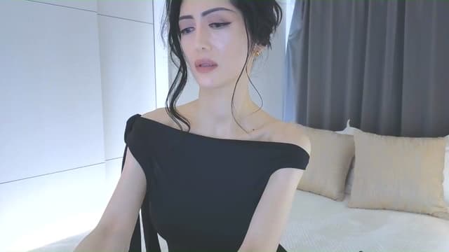 Gallery image thumbnail from Eleah's myfreecams stream on, 12/29/2025, 08:58 image 15 of 20