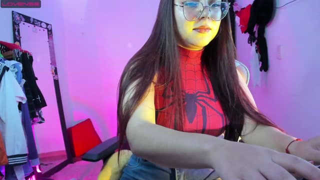 Gallery image thumbnail from Emoon's myfreecams stream on, 04/29/2023, 11:19 image 3 of 20