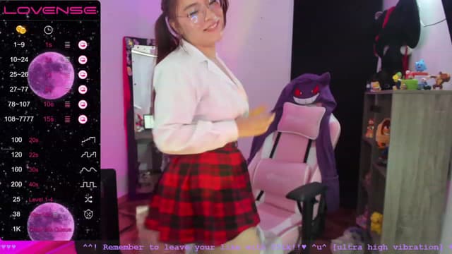 Gallery image thumbnail from Emoon's myfreecams stream on, 06/12/2023, 13:33 image 1 of 20