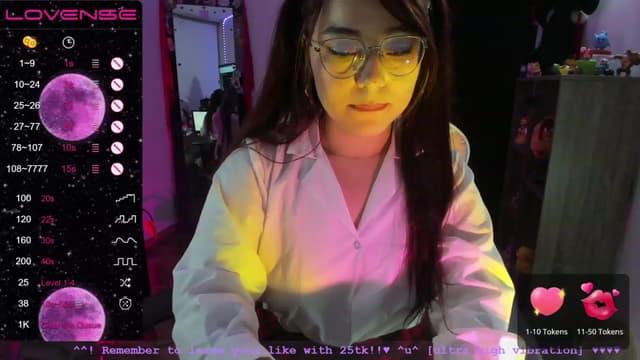 Gallery image thumbnail from Emoon's myfreecams stream on, 06/13/2023, 24:01 image 19 of 20