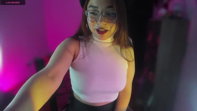 Gallery image thumbnail from Emoon's myfreecams stream on, 09/17/2023, 13:14 image 1 of 20