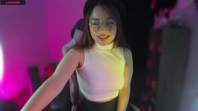 Gallery image thumbnail from Emoon's myfreecams stream on, 09/17/2023, 20:20 image 8 of 20