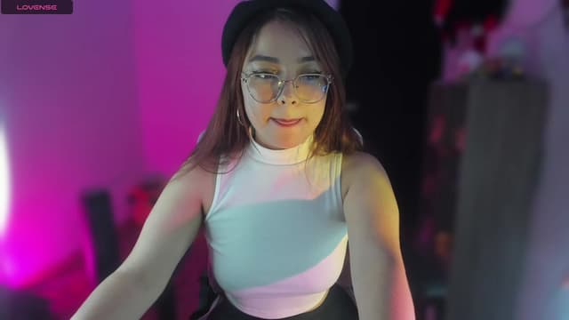 Gallery image thumbnail from Emoon's myfreecams stream on, 09/17/2023, 20:20 image 6 of 20